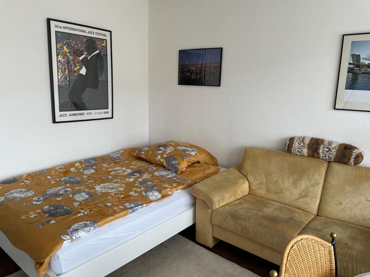 Wohnliches , Behagliches Zimmer Mit Balkon Und Wifi Monchengladbach Exterior photo